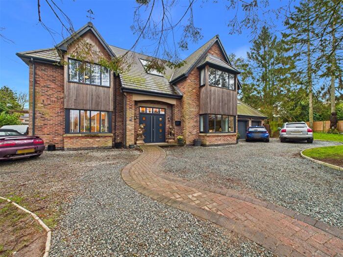 5 Bedroom Detached House For Sale In Beverley Road, South Cave, HU15