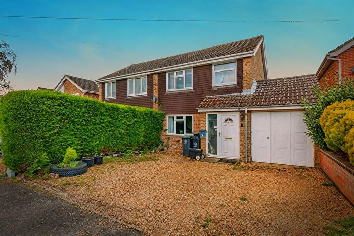 3 Bedroom Semi Detached House For Sale In Nichols Way, Raunds, NN9