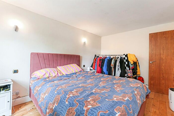 2 Bedroom Flat To Rent In Canonbie Road, London, SE23