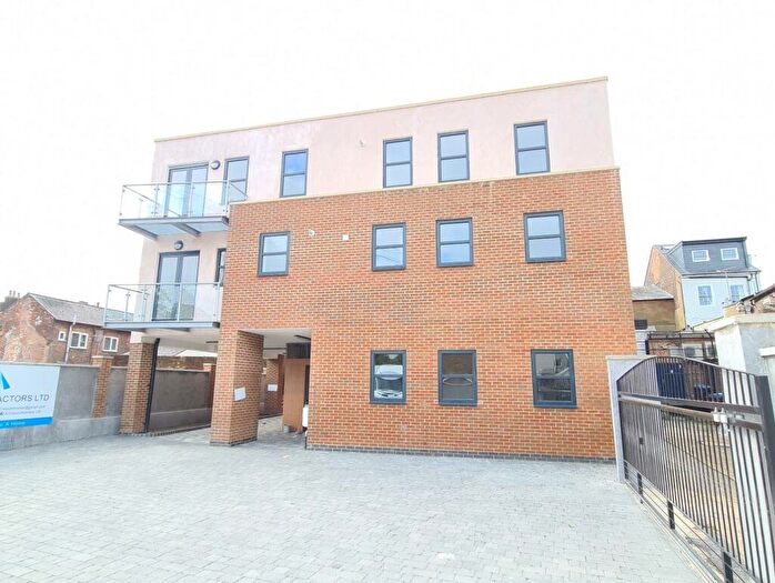 1 Bedroom Flat To Rent In High Street South, Dunstable, LU6