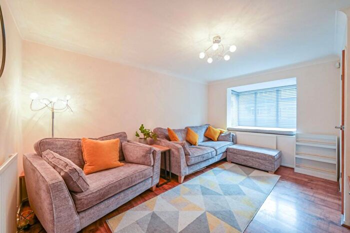 3 Bedroom End Of Terrace House For Sale In Kirkham Road, Royal Docks, London, E6