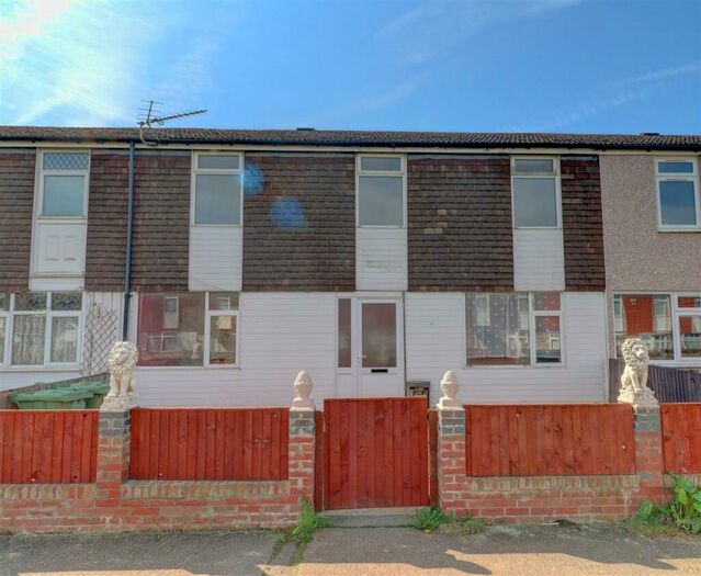 4 Bedroom Terraced House For Sale In Brendon Way, Grove Farm, Nuneaton, CV10