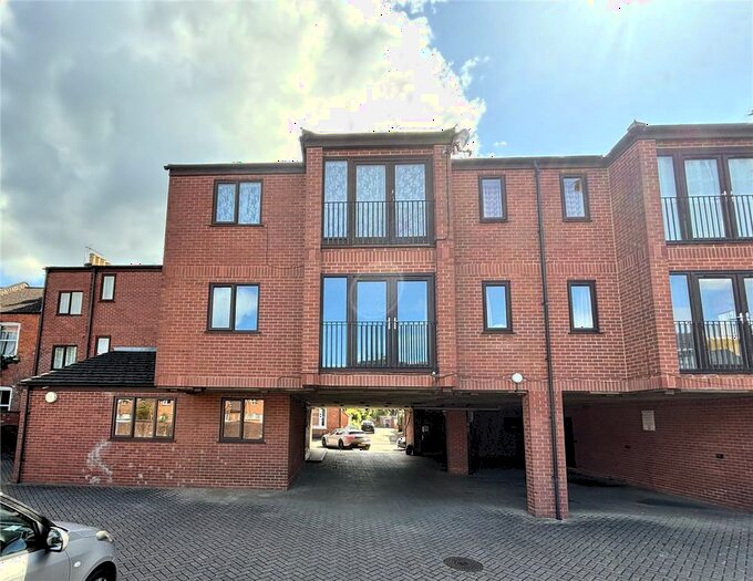 1 Bedroom Flat To Rent In Vernon Terrace, Northampton, Northamptonshire, NN1