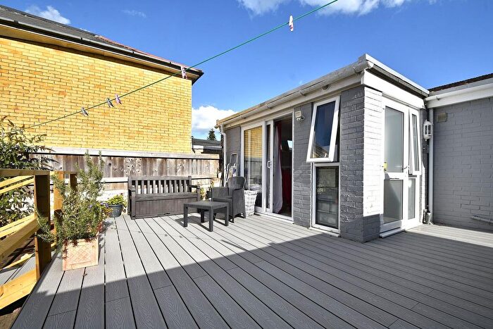 1 Bedroom Semi-Detached Bungalow To Rent In High Street, Oakfield, Ryde, PO33