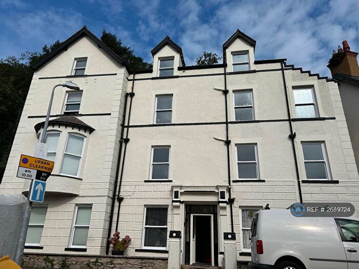2 Bedroom Flat To Rent In Llwynon Gardens, Llandudno, LL30