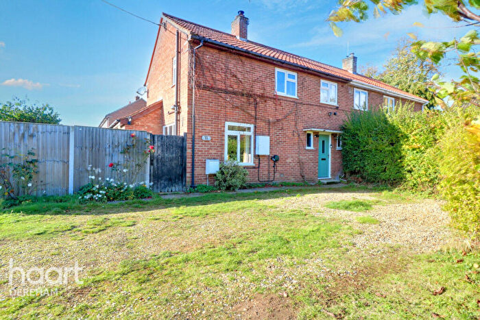 3 Bedroom Semi-Detached House For Sale In Park Estate, Shipdham, IP25