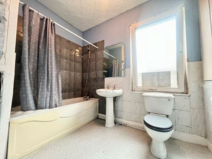 1 Bedroom End Of Terrace House For Sale In Blenheim Avenue, Barnsley, S70