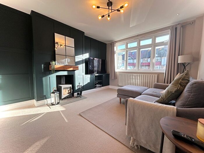 4 Bedroom Semi-detached House To Rent In The Causeway, Carshalton, SM5