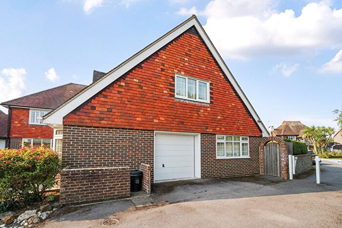 3 Bedroom Link Detached House For Sale In Tithe Barn Court, Aldwick Bay, West Sussex, PO21