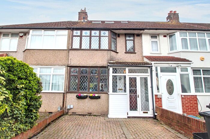 3 Bedroom Terraced House To Rent In Highfield Road, Woodford Green, IG8