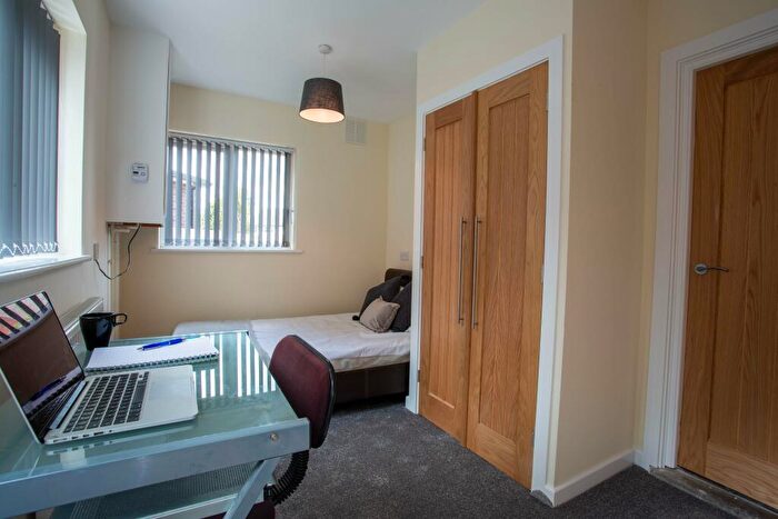 5 Bedroom House To Rent In Cotswold Close, LE11