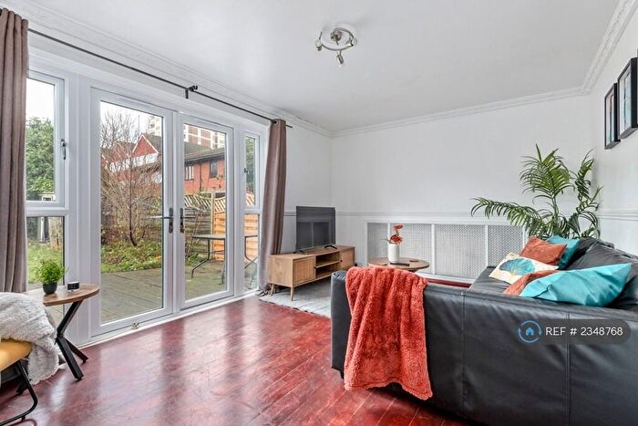 3 Bedroom Semi-Detached House To Rent In Stamford Road, Seven Sisters, N15