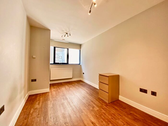 1 Bedroom Flat To Rent In Baildon Street, London, SE8