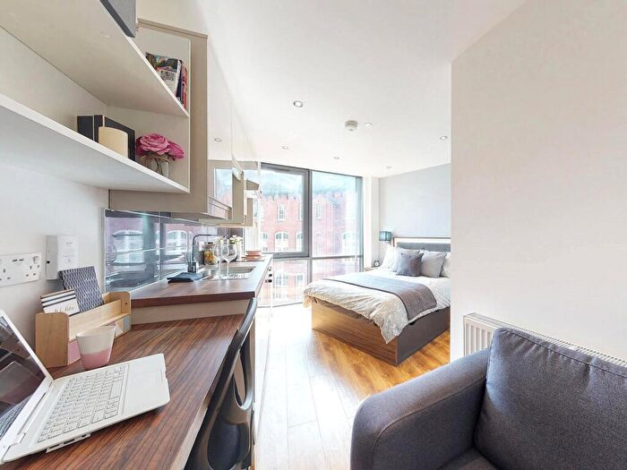 Apartment To Rent In Apt, Ribbon Residence #, LS3