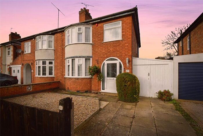 3 Bedroom Semi-Detached House For Sale In Colindale Avenue, Leicester, Leicestershire, LE4