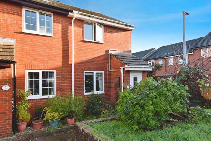 2 Bedroom End Of Terrace House For Sale In Lees Court, Salisbury ***Video Tour***, SP2