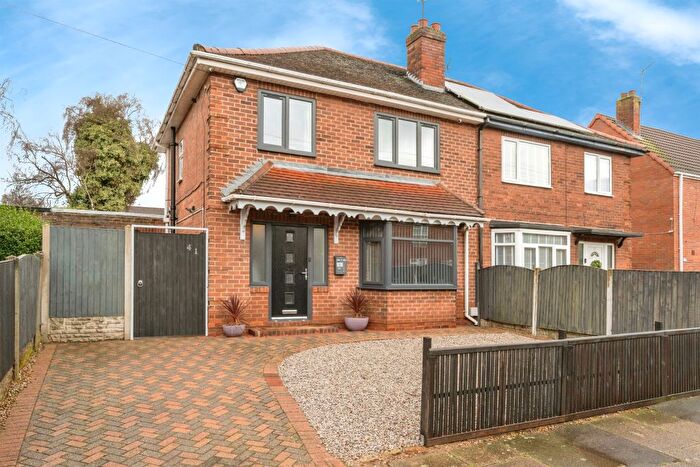 3 Bedroom Semi-detached House For Sale In Attlee Avenue, New Rossington, Doncaster, DN11