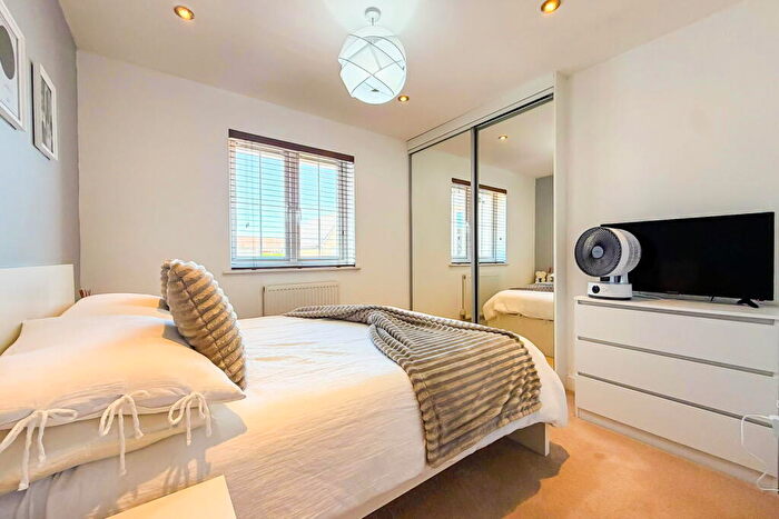 2 Bedroom Flat For Sale In Bedford Drive, Fareham, PO14