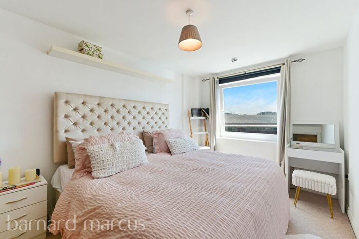 2 Bedroom Flat To Rent In Tilley Road, Feltham, TW13