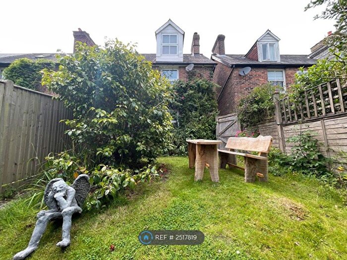 3 Bedroom End Of Terrace House To Rent In East View, Heathfield, TN21