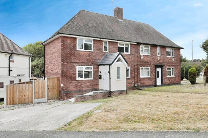 4 Bedroom Semi Detached House For Sale In Park Road, Chesterfield, Derbyshire, S40
