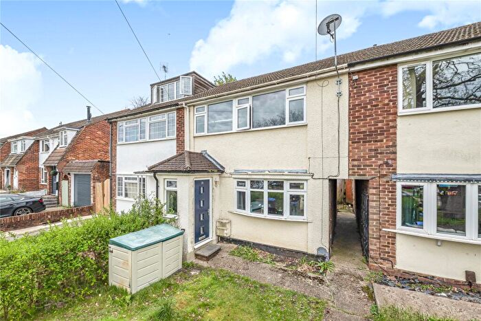 3 Bedroom Terraced House For Sale In Greenvale Road, Knaphill, Woking, Surrey, GU21