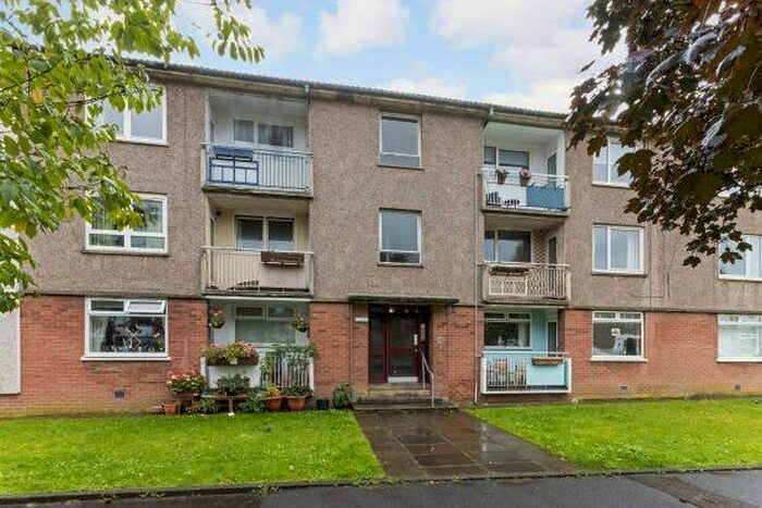 2 Bedroom Flat To Rent In Kinnell Path, Glasgow G52