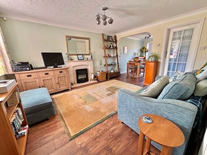 3 Bedroom Detached House For Sale In Grafton Road, Selsey, PO20