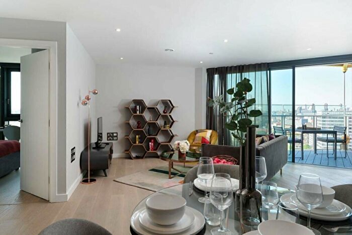 4 Bedroom Flat To Rent In Burton Grove, London, SE17