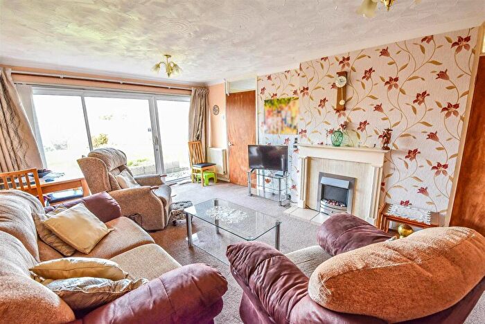 2 Bedroom Bungalow For Sale In Stonelea, Dursley, GL11