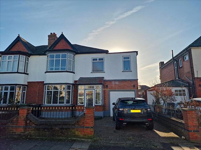 4 Bedroom Semi Detached House For Sale In Crantock Road, London, SE6