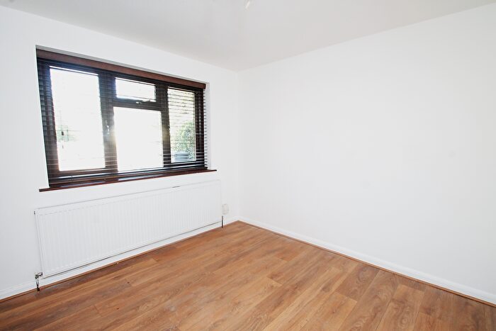 2 Bedroom Flat To Rent In Lawrie Park Road, Sydenham, SE26