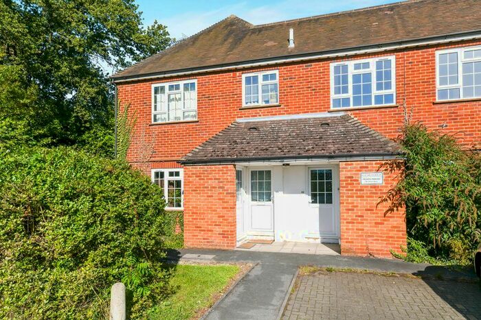 2 Bedroom Maisonette To Rent In Queens Road, Camberley GU15