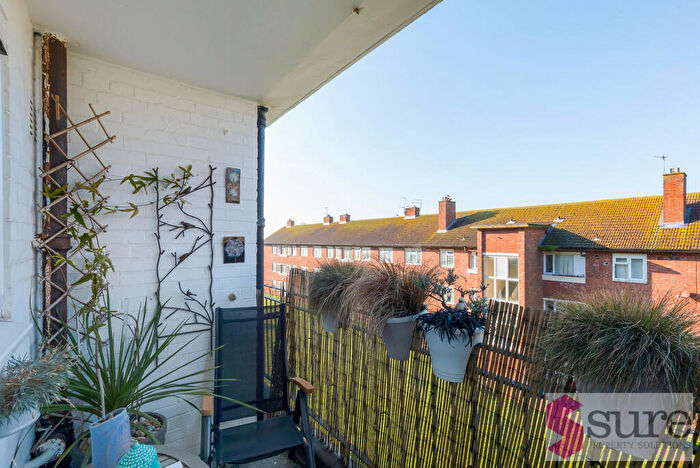 1 Bedroom Apartment To Rent In Craven Road, Brighton, BN2
