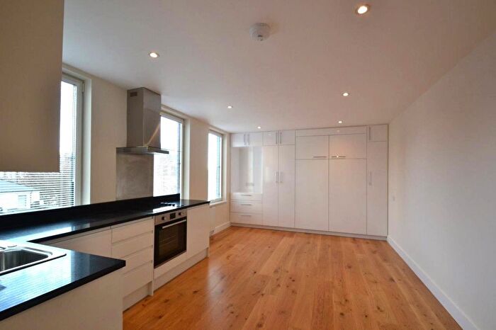 Studio To Rent In King Street, Hammersmith, W6