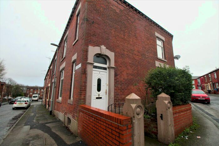 3 Bedroom End Of Terrace House To Rent In Barlow Street, Glodwick, OL4