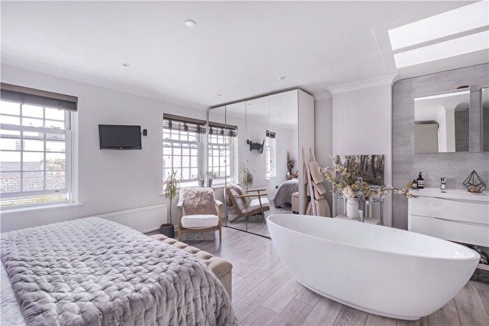 4 Bedroom Terraced House To Rent In Seaton Close, Putney, SW15