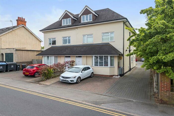 1 Bedroom Apartment To Rent In College Road, Woking, GU22