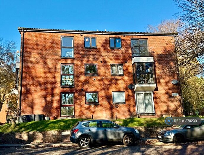 2 Bedroom Flat To Rent In Upper Weybourne Lane, Farnham, GU9