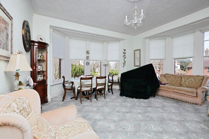 3 Bedroom Flat For Sale In Bolsover Road, Eastbourne, BN20