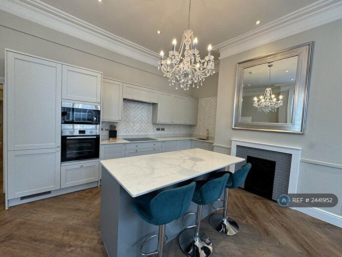 2 Bedroom Flat To Rent In Elmfield House, Doncaster, DN1