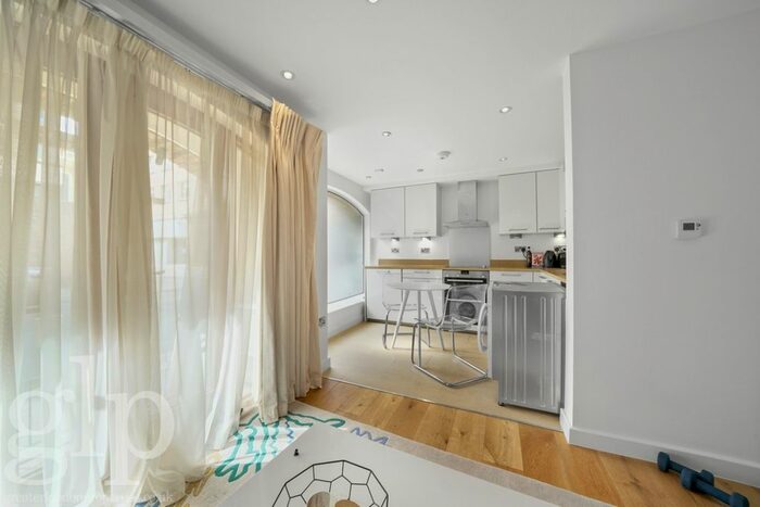 1 Bedroom Flat To Rent In Ridgmount Street, London, WC1E