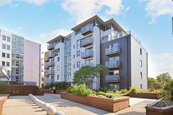 1 Bedroom Apartment To Rent In Nebraska Building, Deals Gateway, SE13