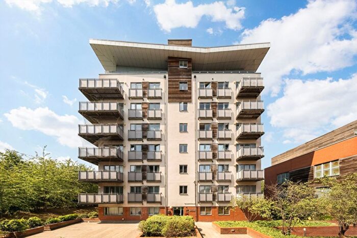 2 Bedroom Flat For Sale In Agate Close, Willesden, NW10