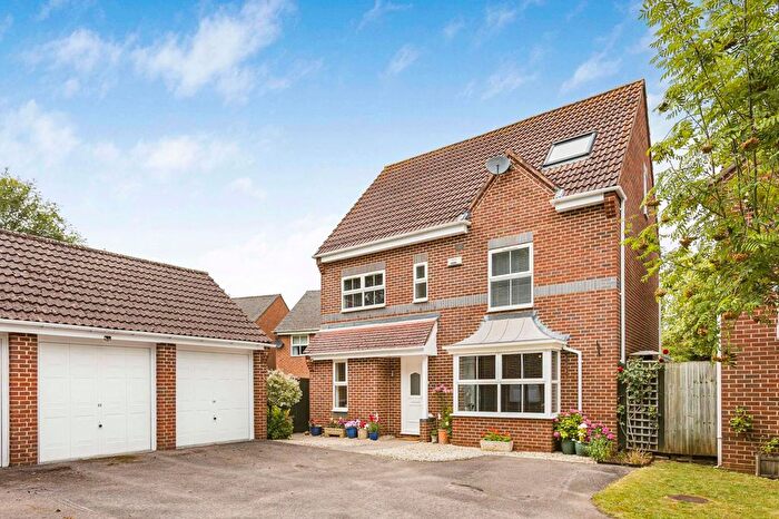 6 Bedroom Detached House For Sale In Coopers Close, Littleworth, OX33