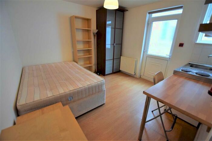 Studio To Rent In Queens Road, Hendon, NW4