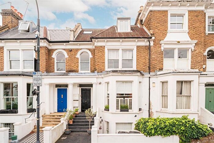 1 Bedroom Flat For Sale In Brackenbury Road, Brackenbury Village, W6