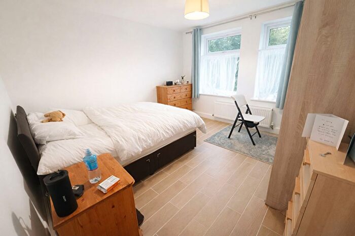 2 Bedroom Flat To Rent In Hampton Park, Bristol, BS6