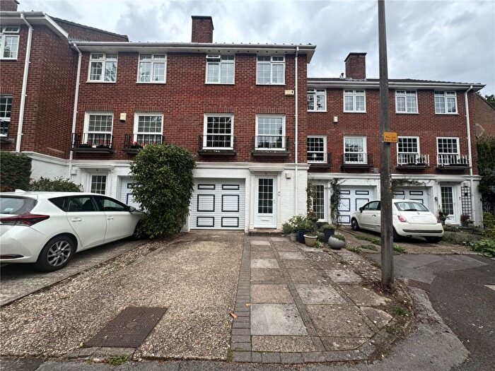 3 Bedroom Terraced House To Rent In Courtwood Close, Salisbury, Wiltshire, SP1
