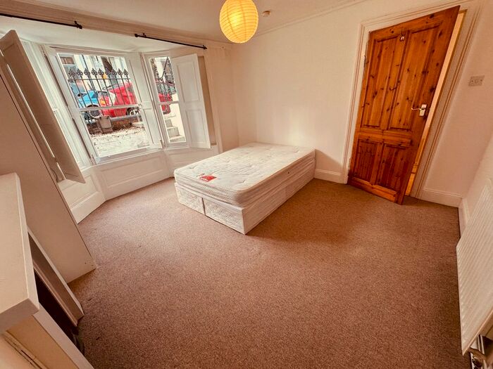 1 Bedroom Flat To Rent In Berriman Road, London, N7